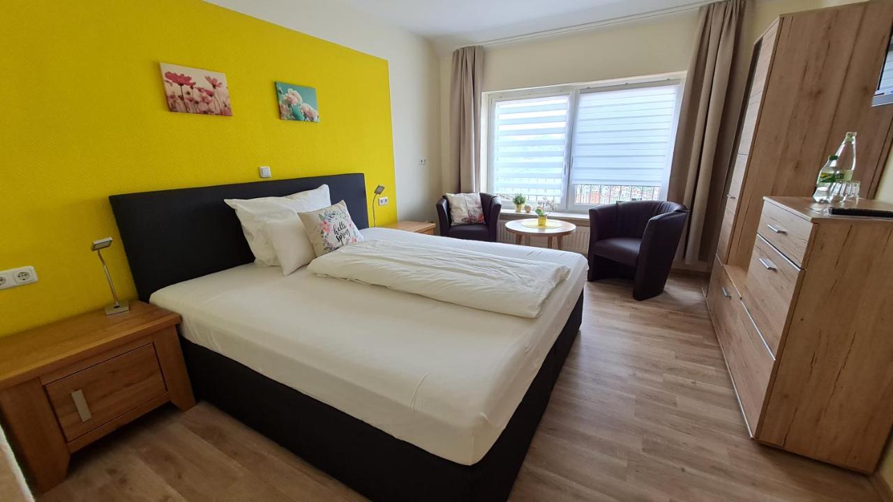 Deluxe Double Room (2 Adults + 1 Child)