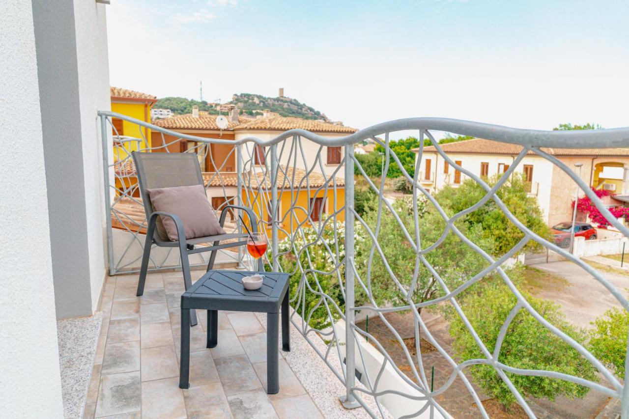 Chambre Lit King-Size - Vue sur Piscine 