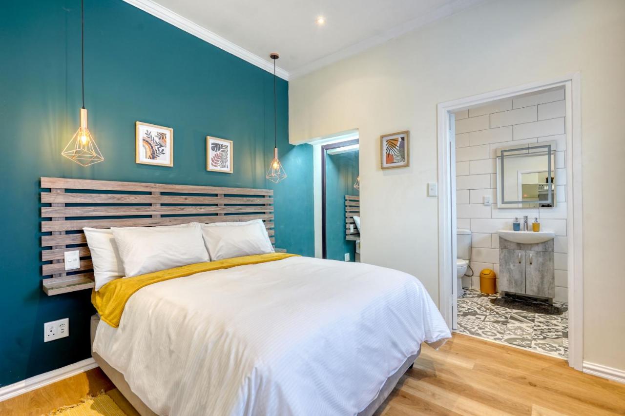 B&B Durban - Hampton Collection - Stylish 3 Sleeper Apartment with Pool - Bed and Breakfast Durban