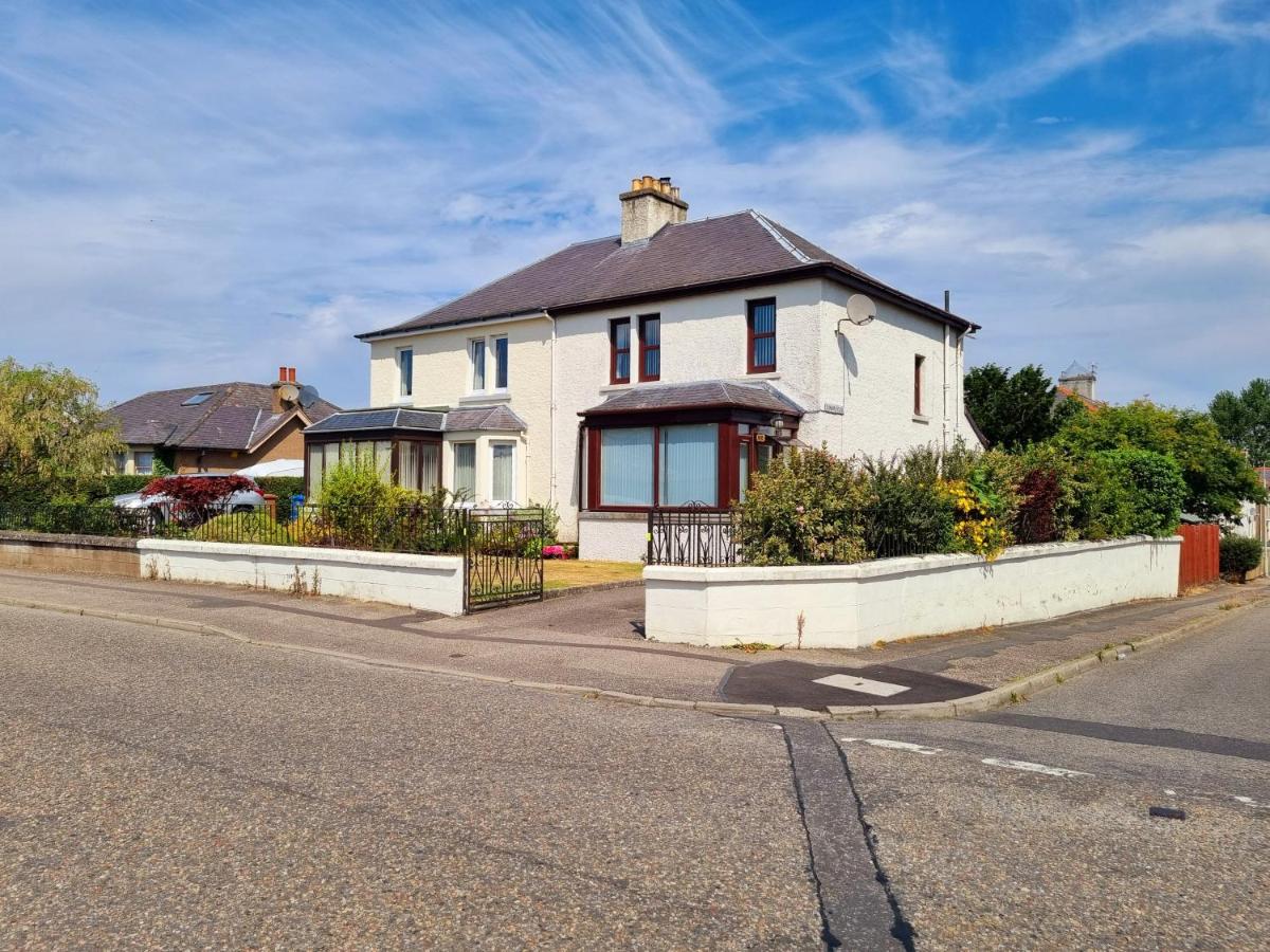 Inverness City 3 bedroom house free parking - Bed and Breakfast