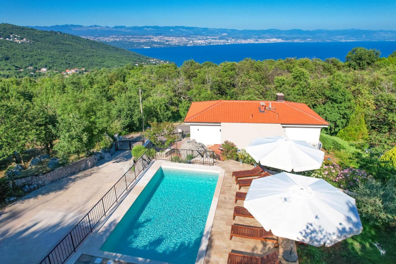 Apt - Villa Sambije with swimming pool, Dobrec - Opatija - B&B