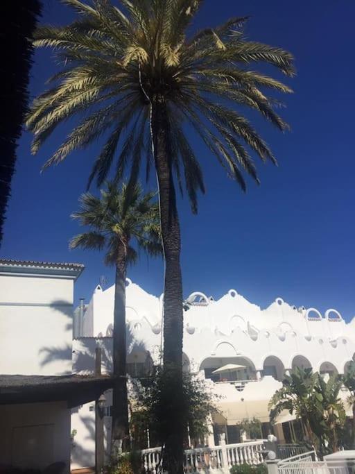 SEA VIEW Holiday Home in Marbella Resort - Chambres d’hôtes Marbella