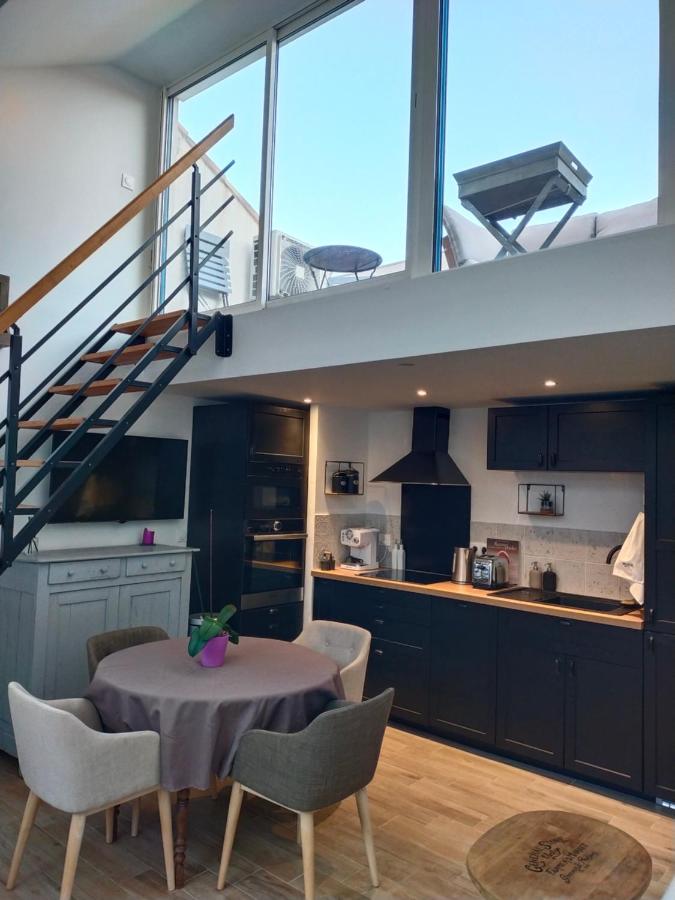 T2 de standing près du port, avec terrasse et clim - B&B