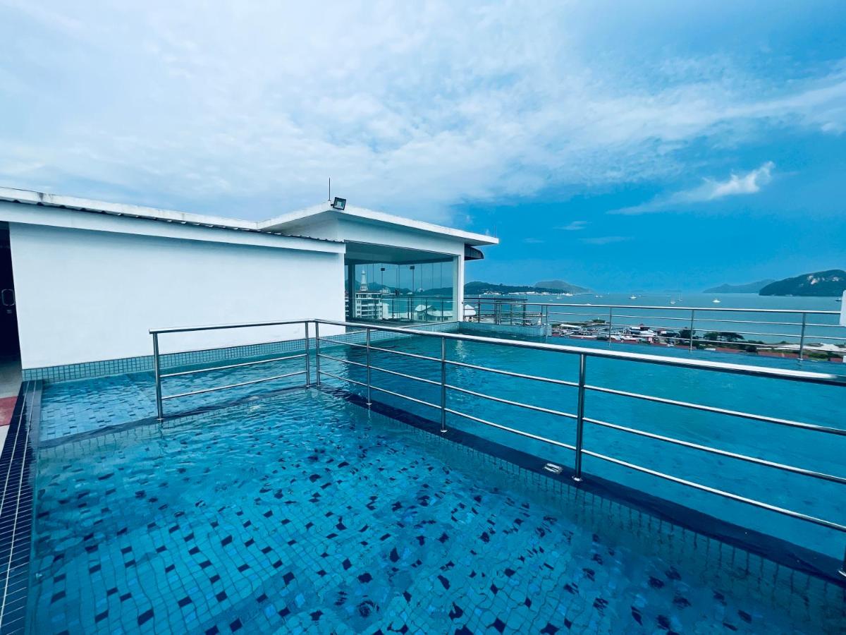 B&B Kuah - Langkawi Simfoni Beliza Apartment with Sky Pool by Zervin - Bed and Breakfast Kuah