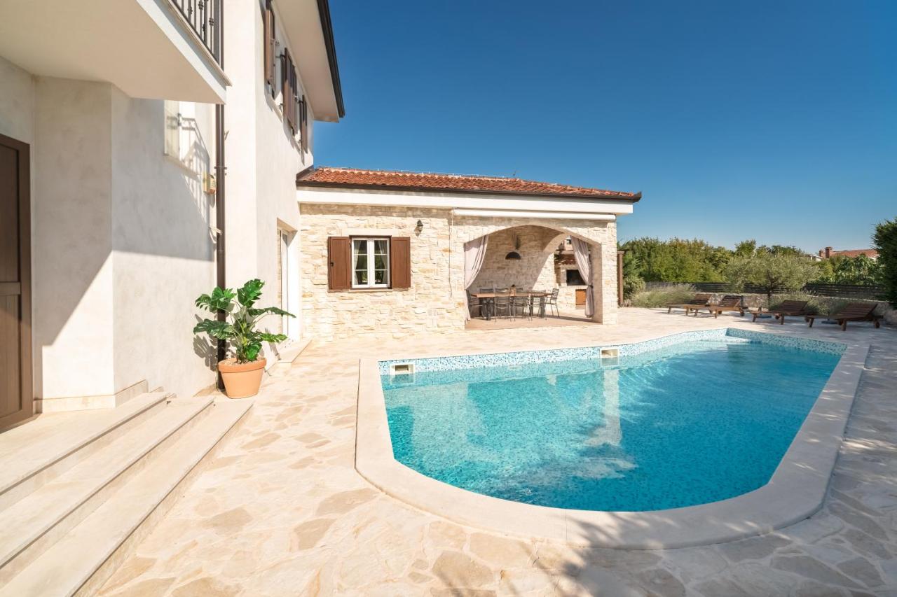 Villa Kala-luxury villa, heated pool in a quiet area - by TRAVELER tourist agency Krk - Ferienwohnung Kras
