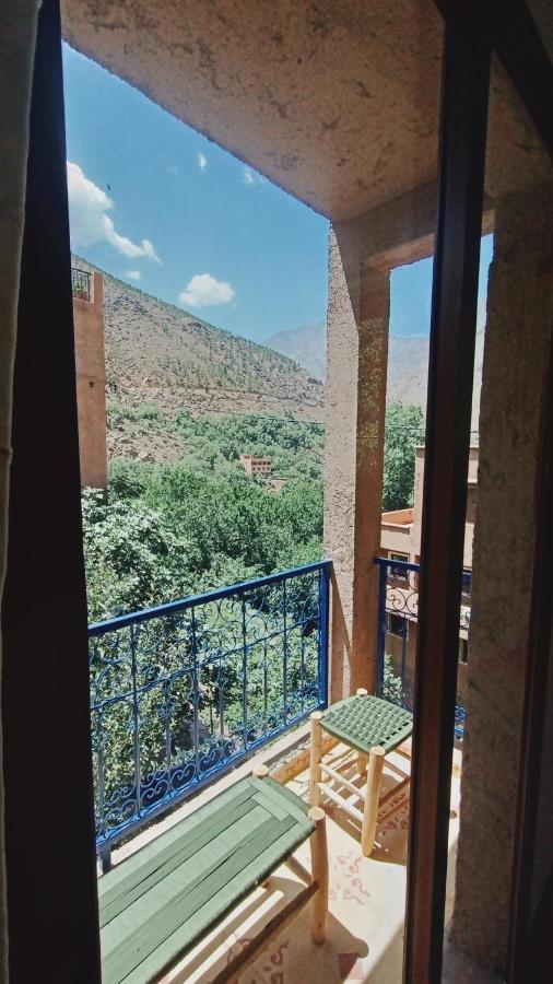 Zweibettzimmer mit Balkon
