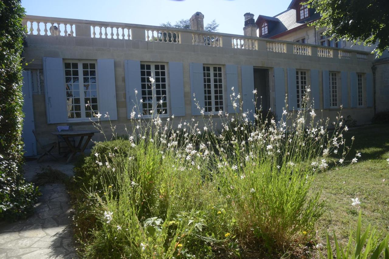 Château Rosemont - Grande maison familiale campagne dans le Médoc avec piscine et tennis à 15 mn Bordeaux - B&B
