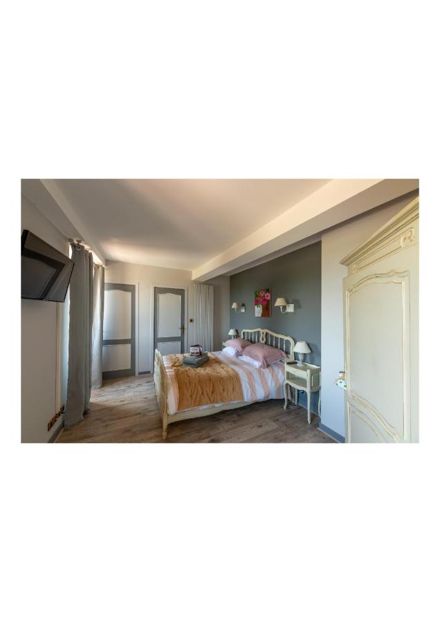 Camera Familiare con Vista Giardino