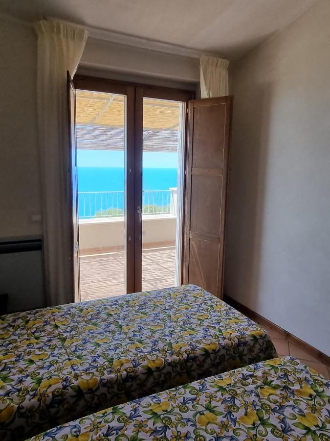 Double or Twin Room with Sea View