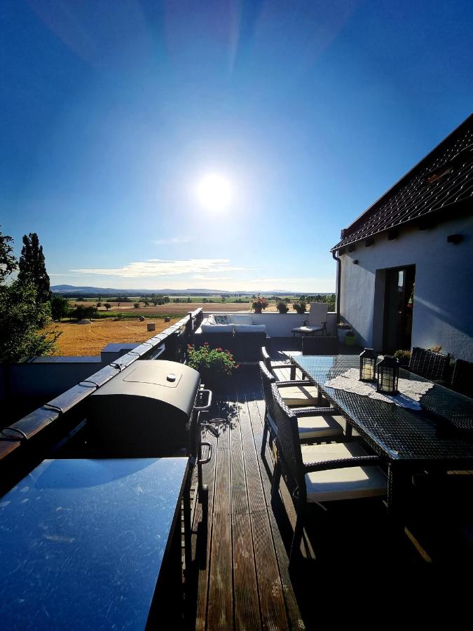 Willa Eber Wawrzyszów z dala od miasta - B&B Wawrzyszów