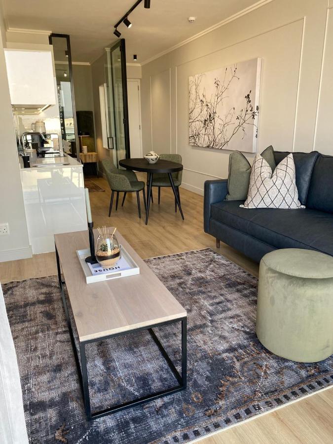 One-Bedroom Apartment with Balcony