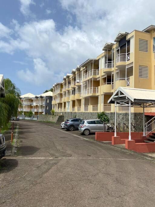 Studio paisible avec piscine, pas loin de la plage - Chambres d’hôtes