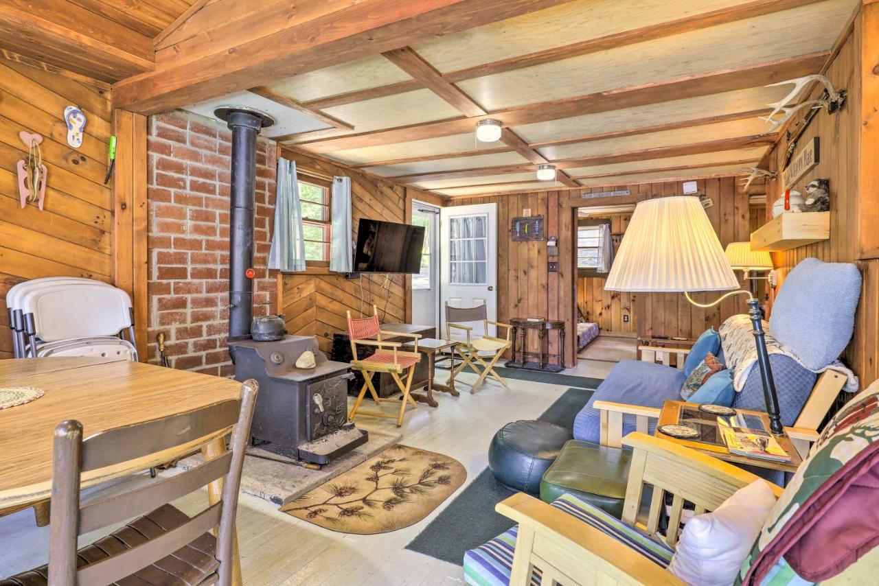 Lake Hermit Cabin w/ Kayaks & Paddleboards! - Ferienwohnung Sanbornton