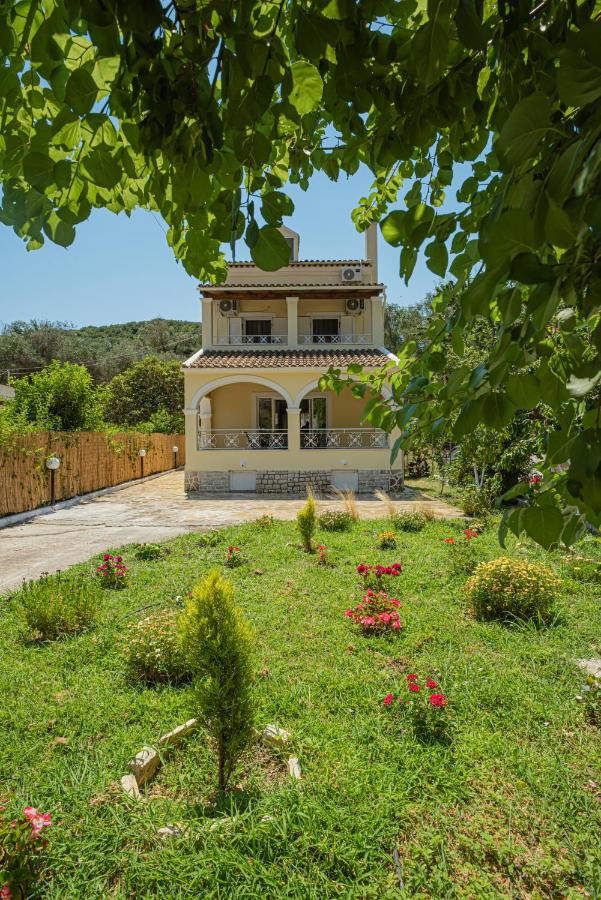 B&B Doukades - Casa De La Alegría - Bed and Breakfast Doukades