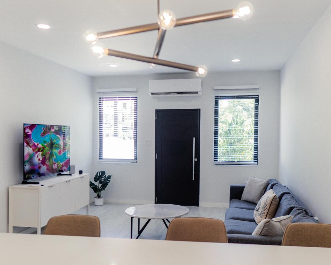 City Center - Spacious - Modern - Perfect Location - B&B San Juan