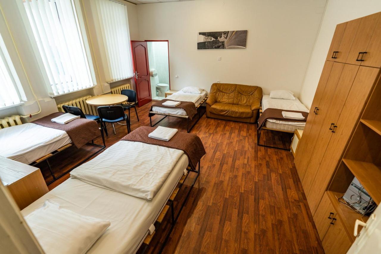 Chambre Quadruple avec Douche