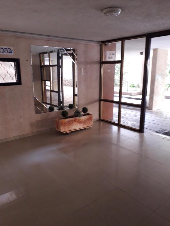 Private room in the сomfortable apartment in Ashdod, 7 min walk to the beach - B&B