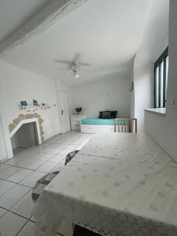 Stone House Apartman - Bed and Breakfast Punat