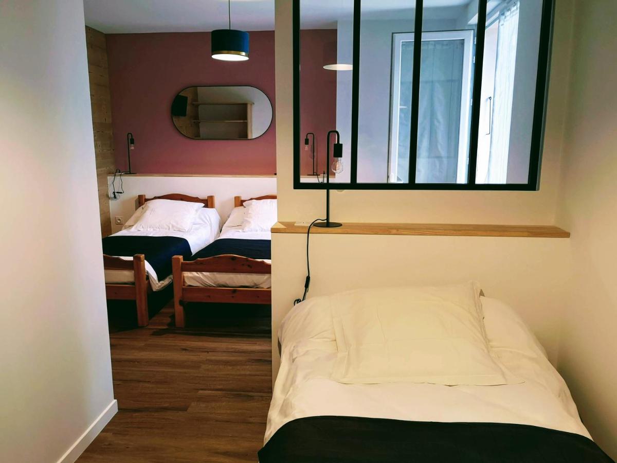 Dreibettzimmer mit Bergblick