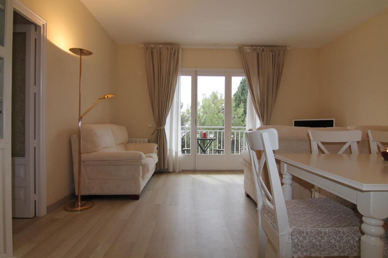 Rubí: Luminoso apartamento a 1 minuto de la playa - B&B Sitges