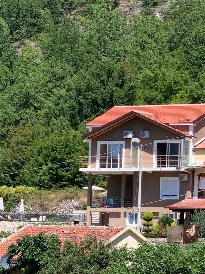 Brioni - B&B