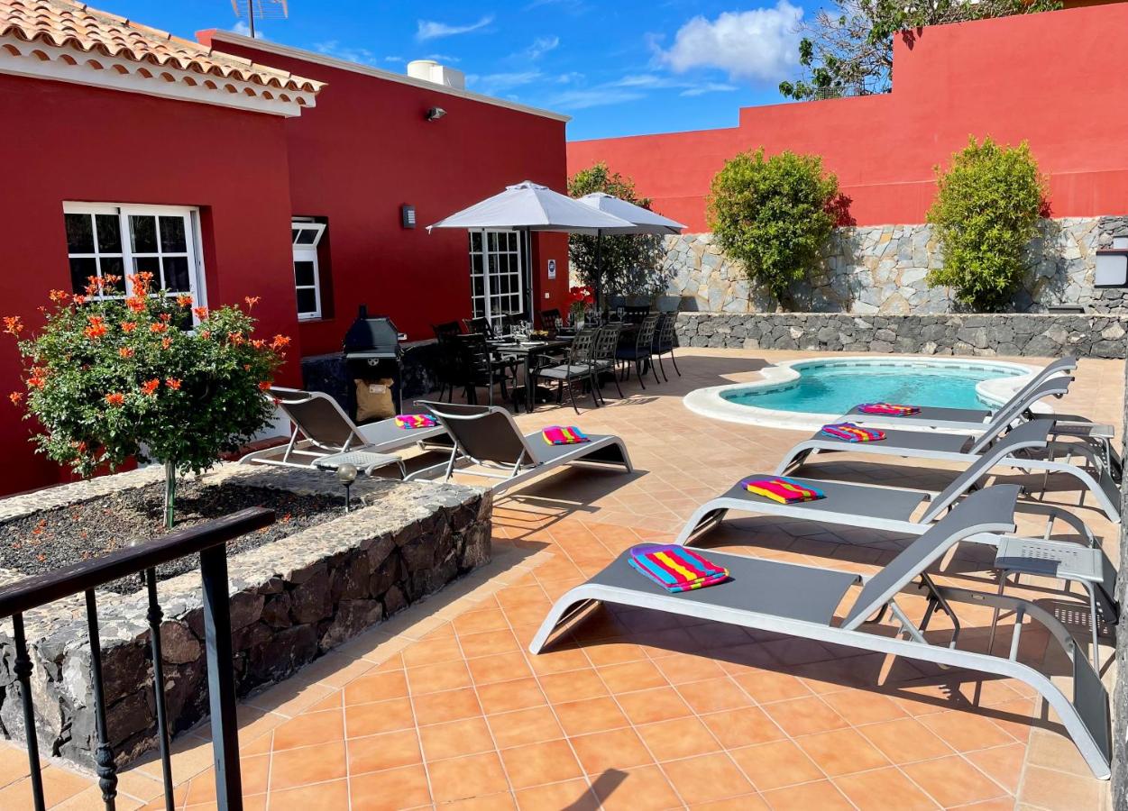 Villa Consuelo - Quiet Location Close to Resorts - B&B Buzanada