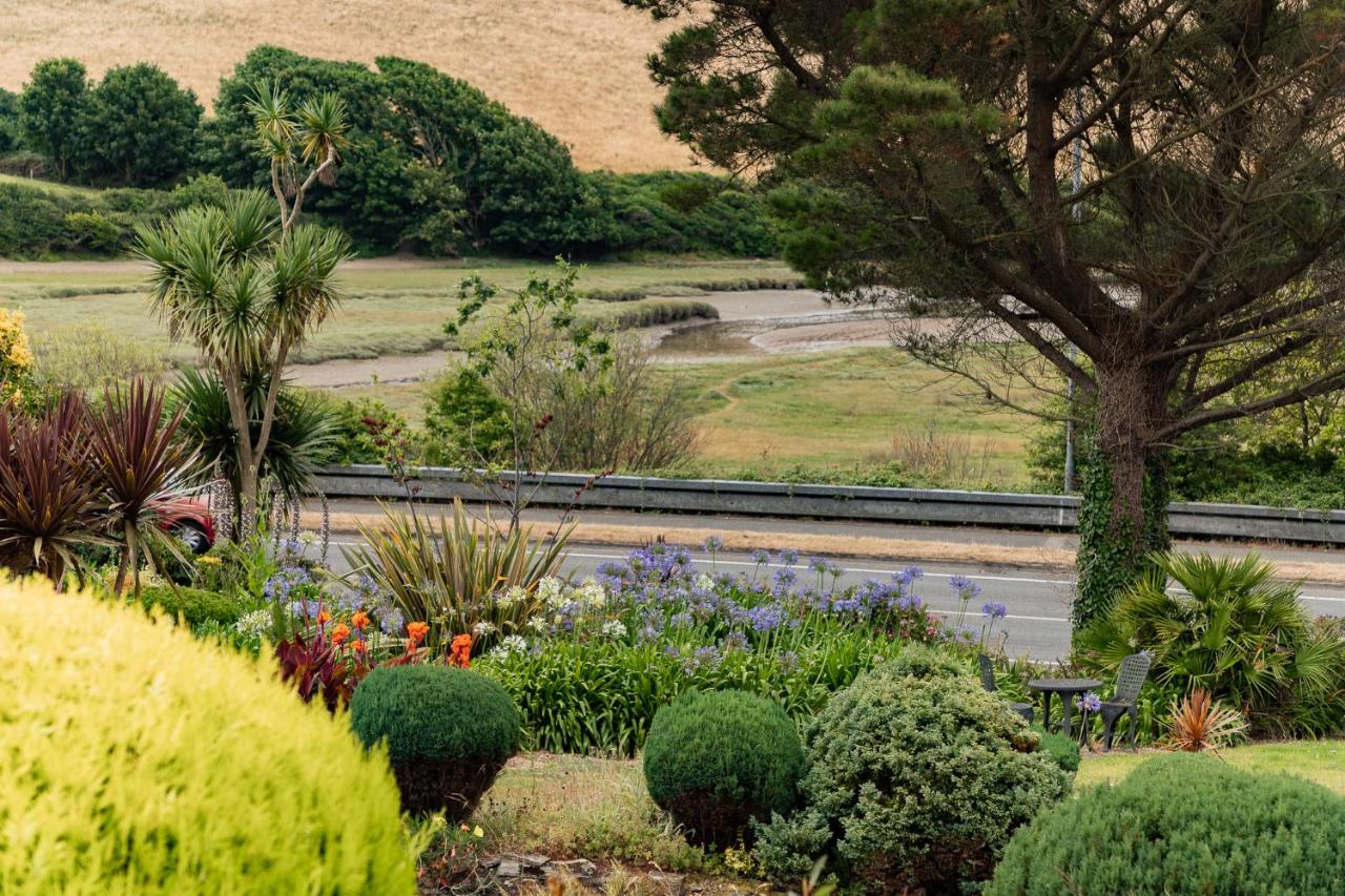 1 Chatsworth Riverscape Apartments - Riverview apartment in great location with free parking overlooking the Gannel just a short walk from Newquays incredible beaches and local amenities - B&B Newquay