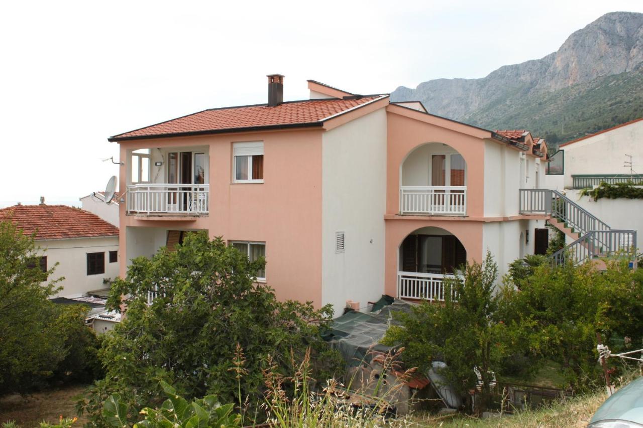 B&B Gradac - Apartments with a parking space Gradac, Makarska - 6820 - Bed and Breakfast Gradac