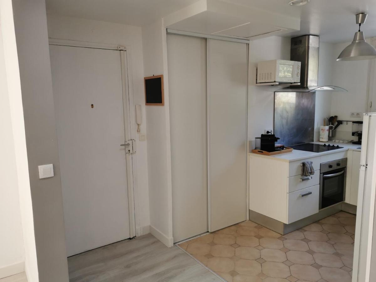 Superbe appartement Montpellier 8 personnes 2 chambres 2 salles de bain Wifi Netflix et parking gratuit - Bed and Breakfast Montpellier