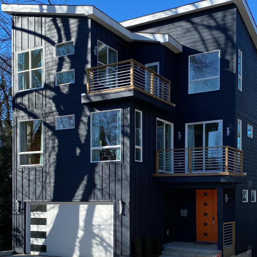 Entire Home Close to BOA Stadium & City - B&B