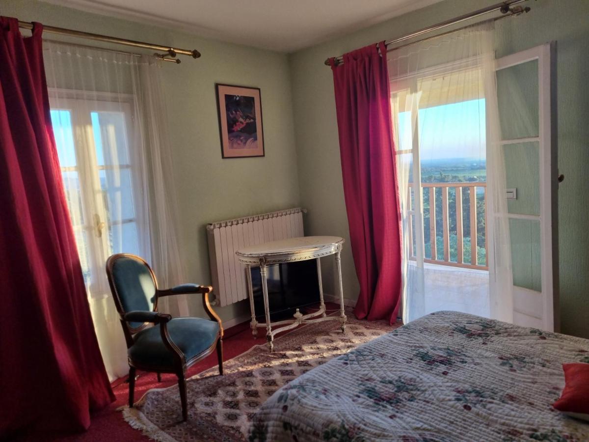 Quadruple Room with Shared Bathroom