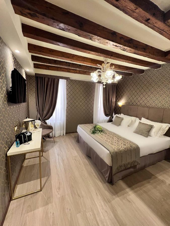 Deluxe room with Canal View