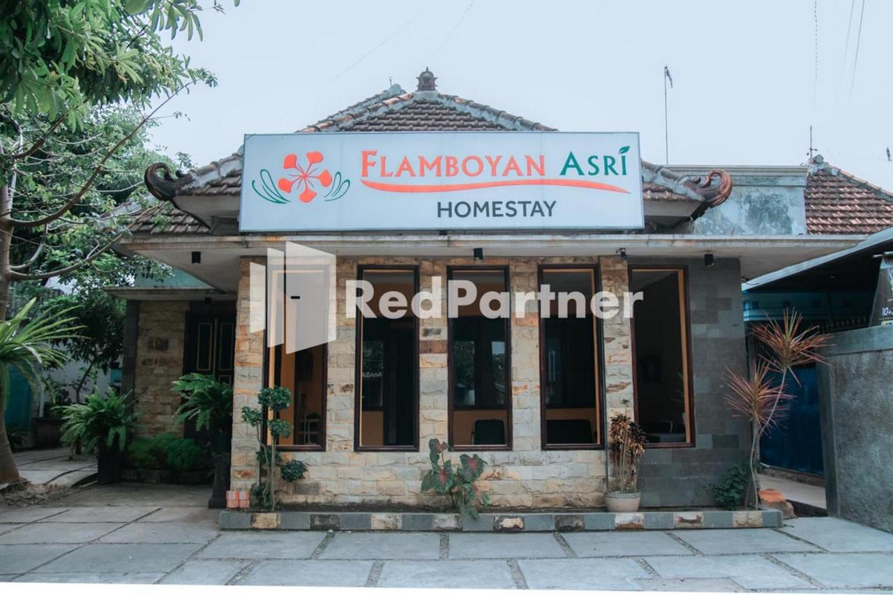 B&B Pare - Flamboyan Asri Syariah Mitra RedDoorz near Kampung Inggris Pare - Bed and Breakfast Pare