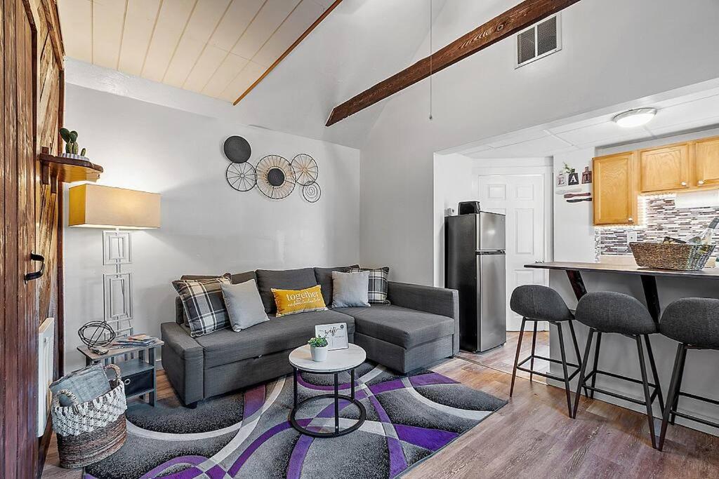 NEW!! Lovely unit w/ PRIVATE Hot Tub and patio! - B&B