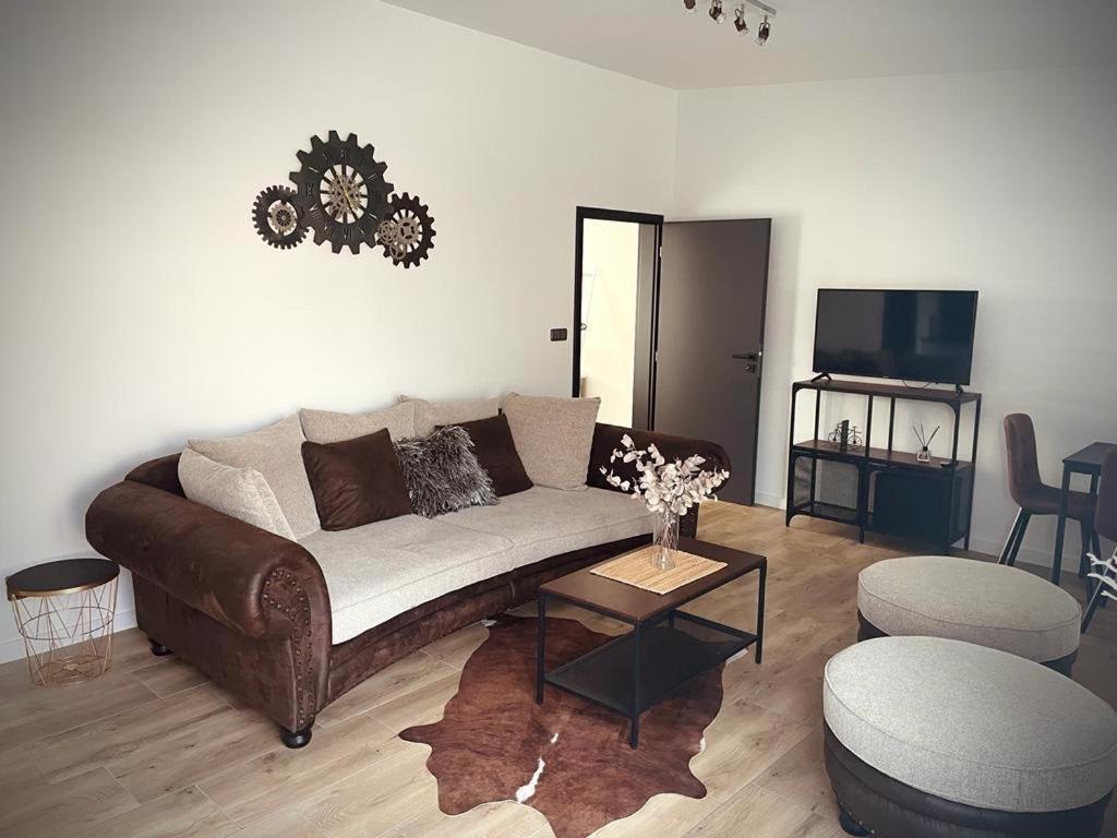 M.F. - B&B