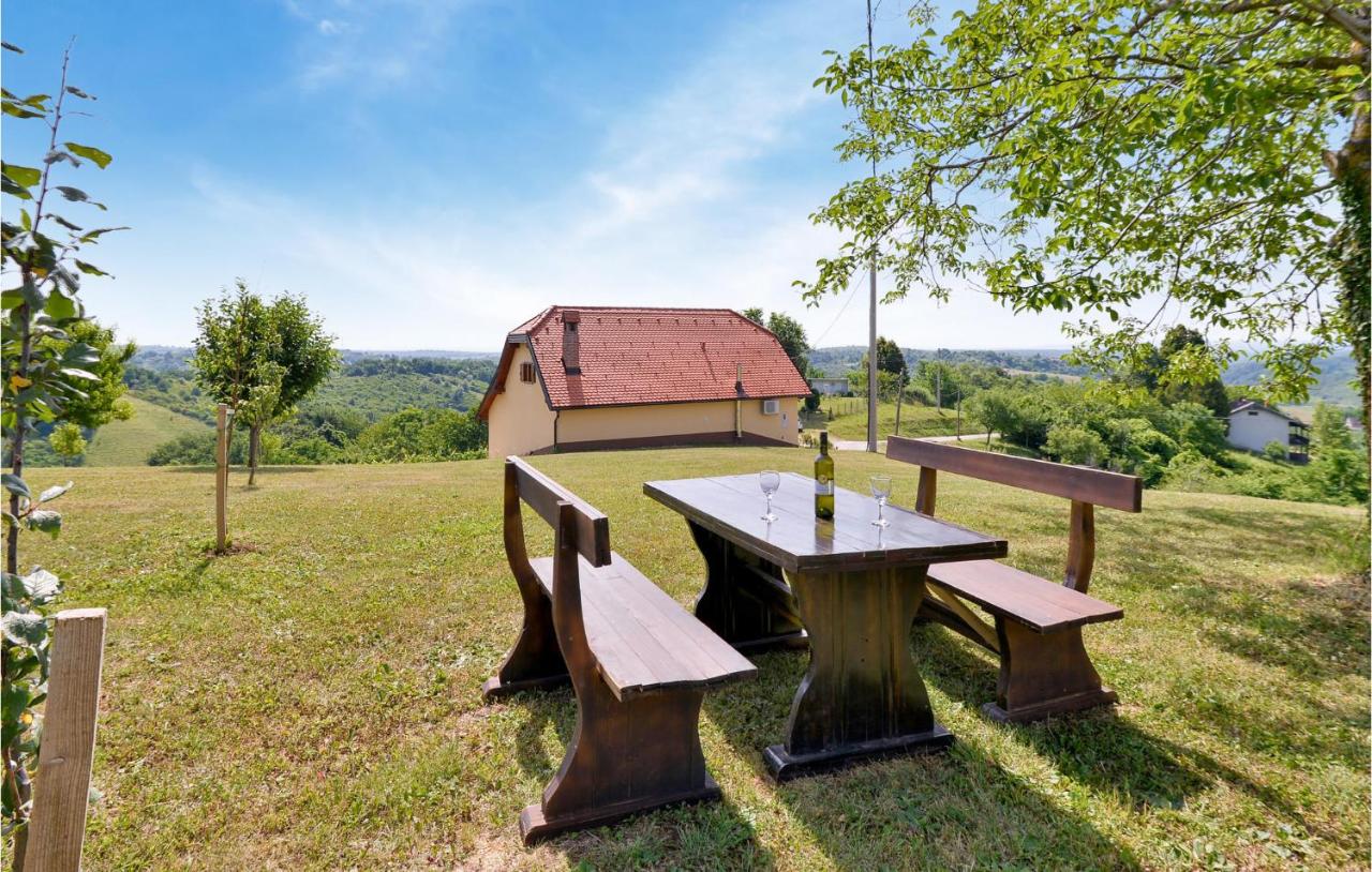 Cozy Home In Slavetic With Kitchen - Ferienwohnung Slavetić