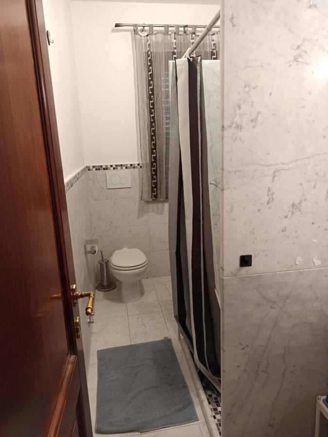 Einzelzimmer mit Gemeinschaftsbad