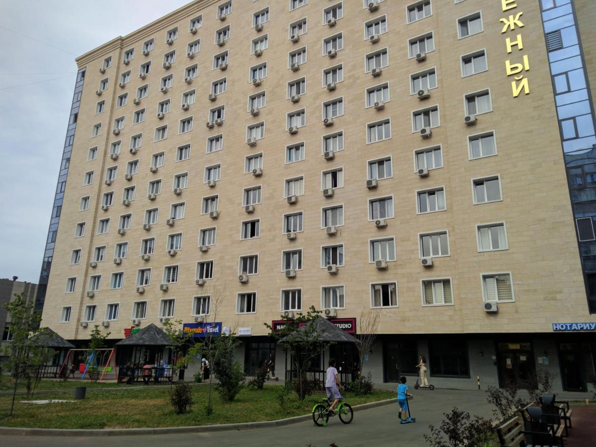 Неповторимая студия в Молодежке - Chambres d'hôtes Almaty