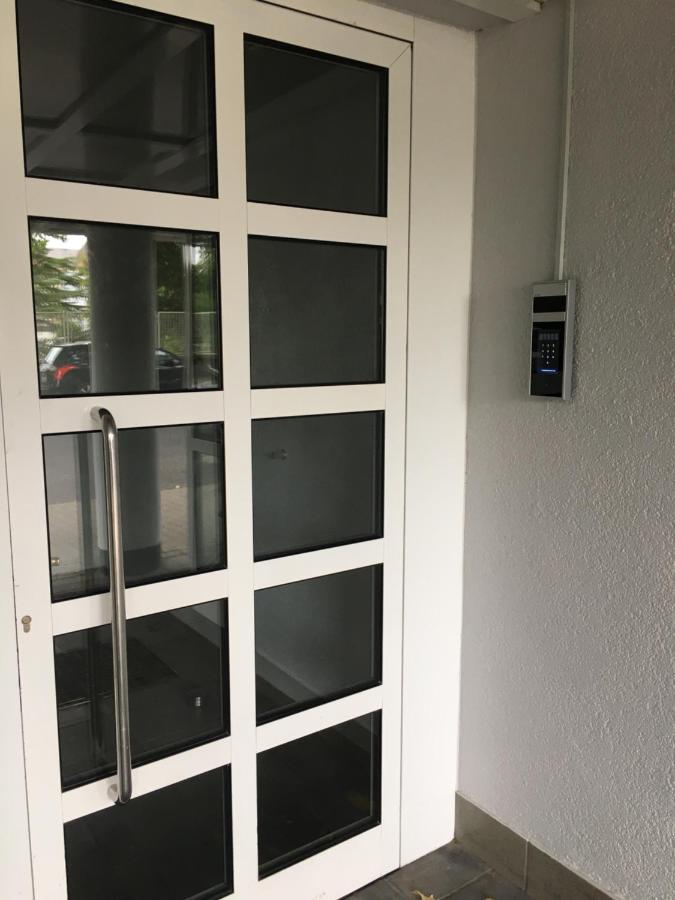 Special Apartment - stadtnah, Balkon, Parkplatz, E-Ladestation, Gitterbox für Fahrräder, Fitnessstudio - B&B