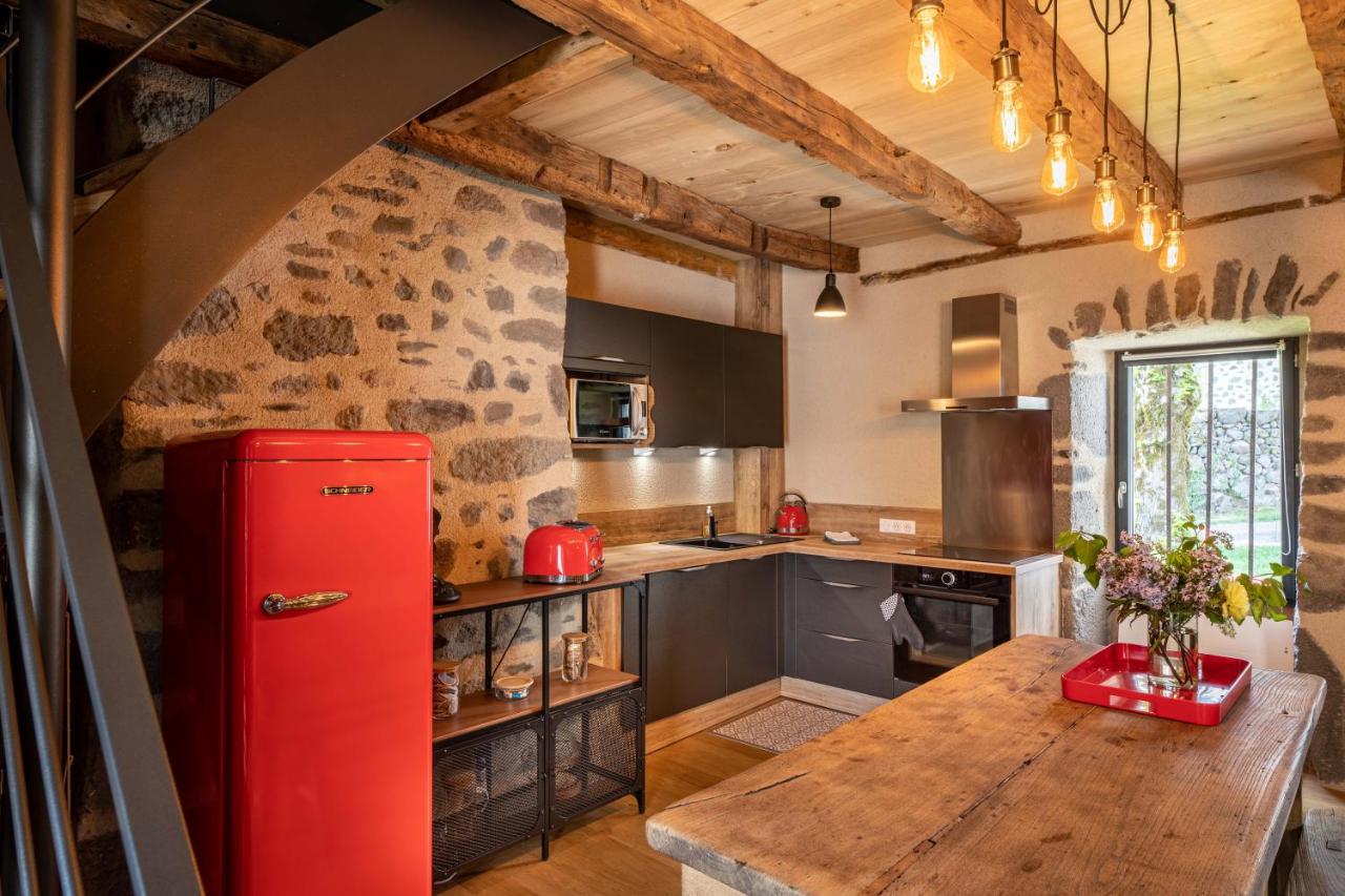 Maison typique des monts du Cantal - B&B Marmanhac