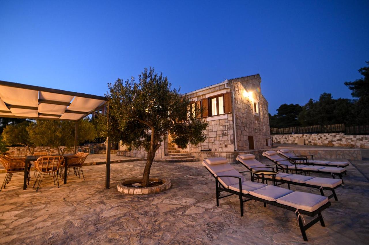 Villa Rudini with heated pool - Ferienwohnung Okrug Gornji