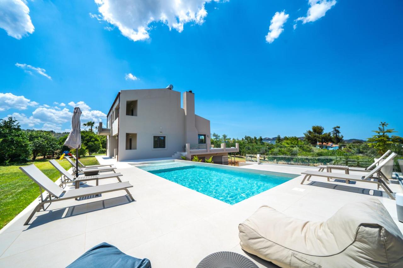 B&B Alikianós - Villa Florentina ✩ Private Pool ✩ BBQ ✩ 7 Guests - Bed and Breakfast Alikianós