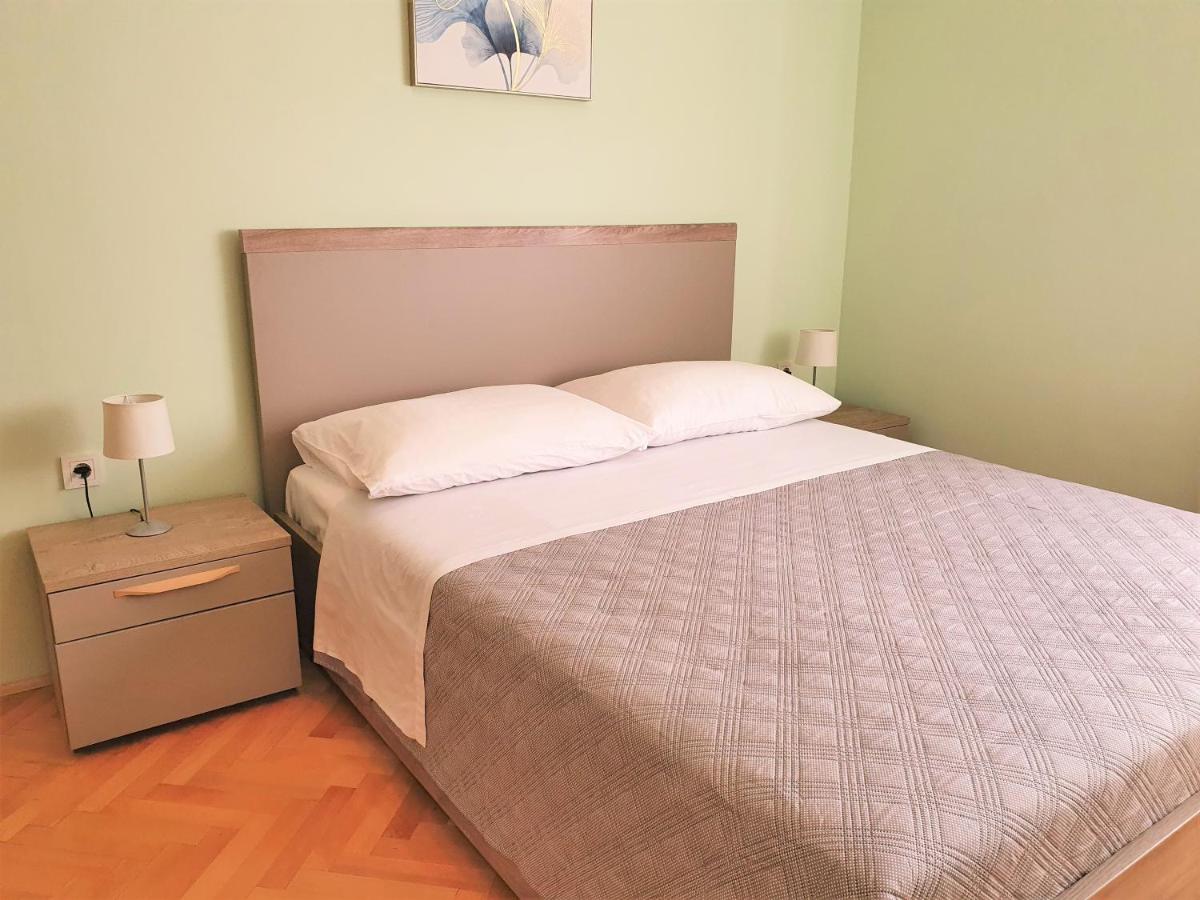 Apartment mit Balkon