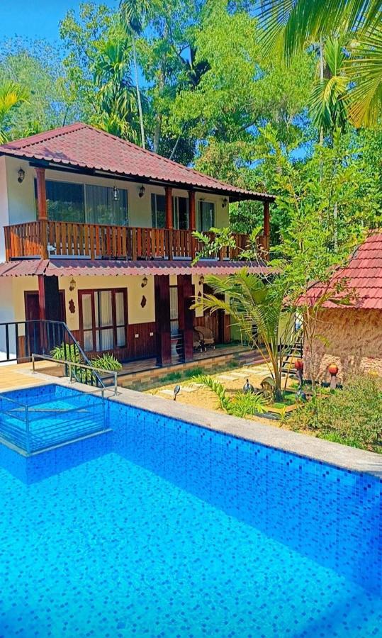 Lakefront Beach Homes - B&B Cherai Beach