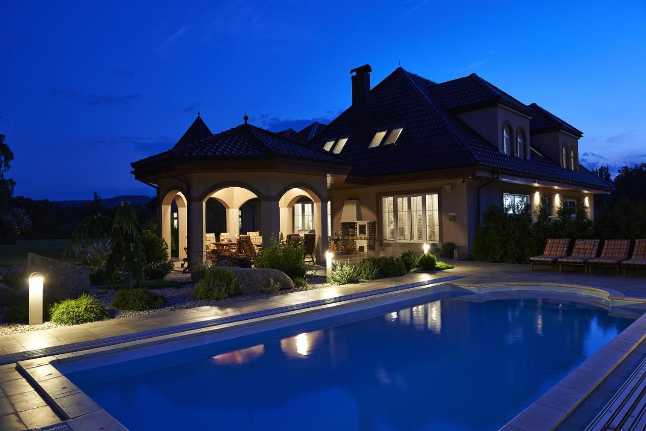 Nobless Resort