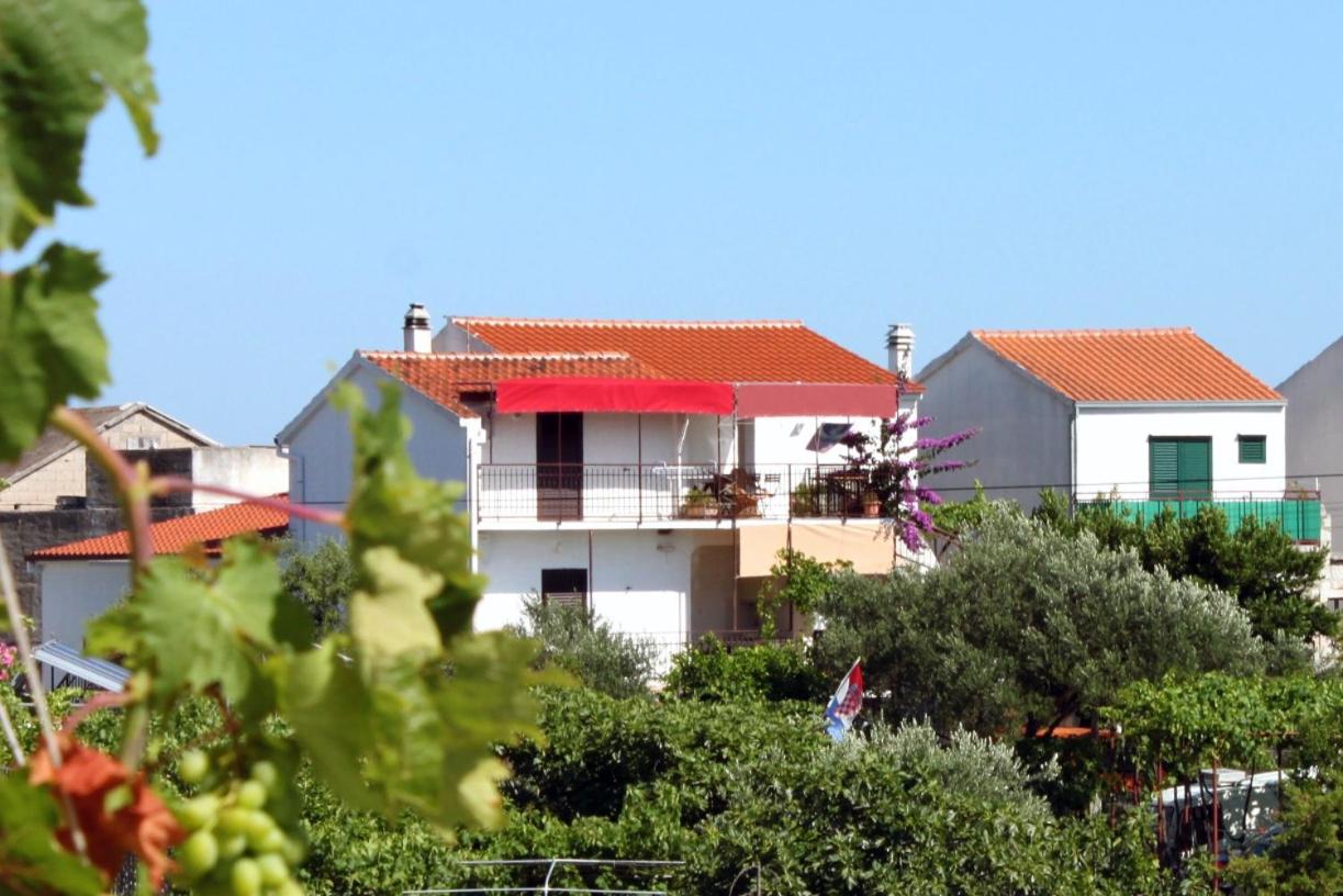 B&B Sućuraj - Apartments by the sea Sucuraj, Hvar - 6732 - Bed and Breakfast Sućuraj