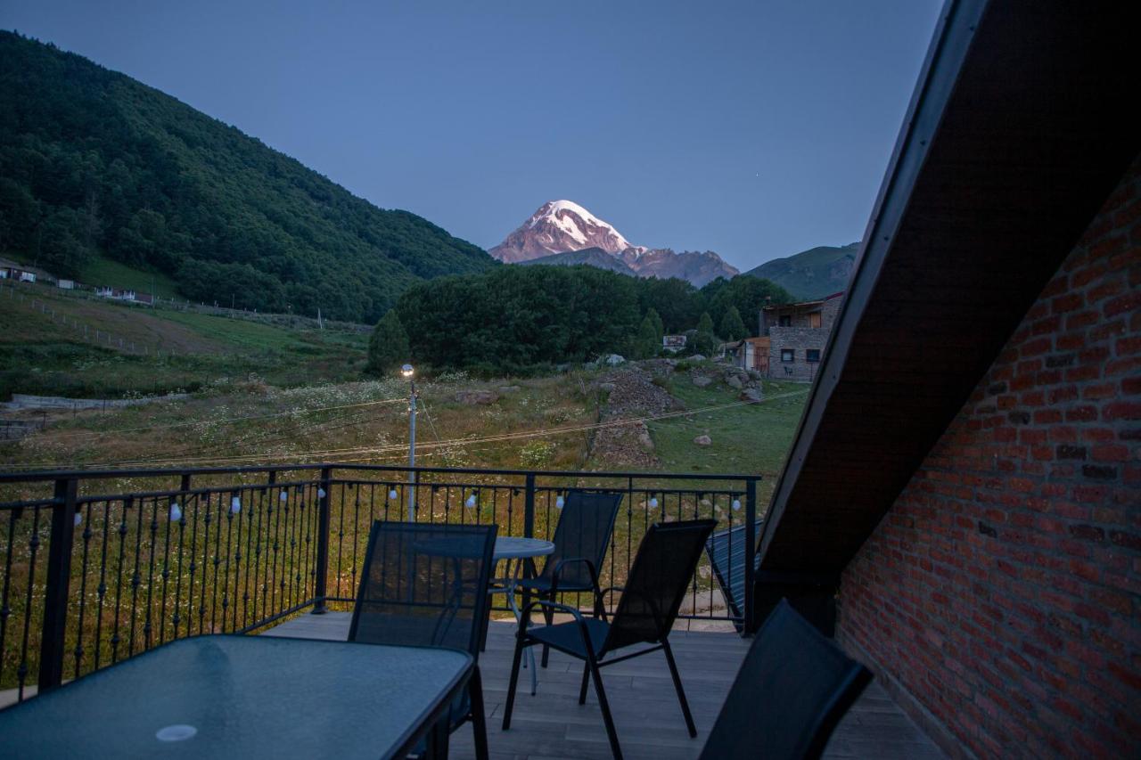 B&B Stepantsminda - Hotel GENI Kazbegi - Bed and Breakfast Stepantsminda