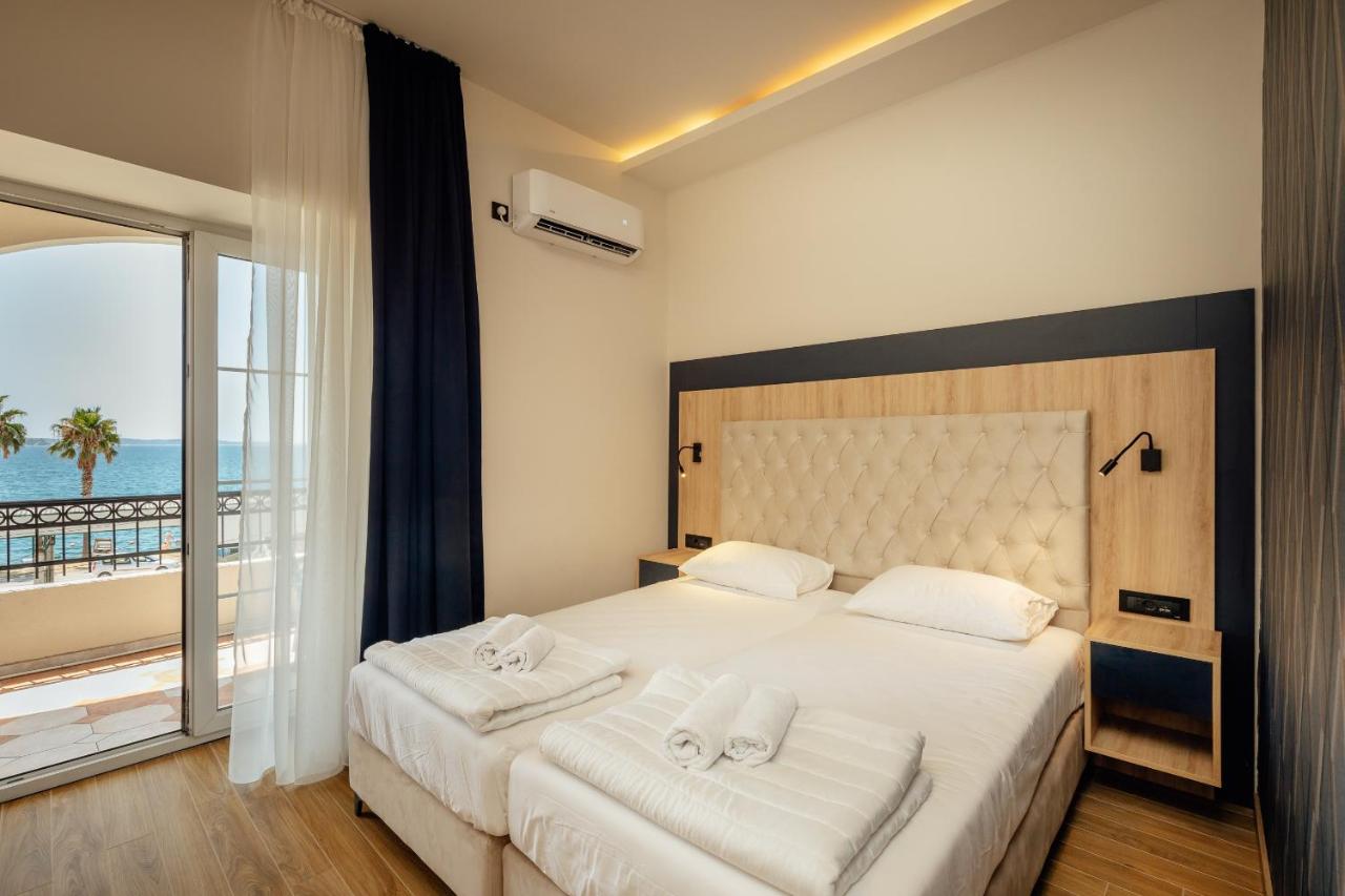Deluxe Triple Room with Sea View