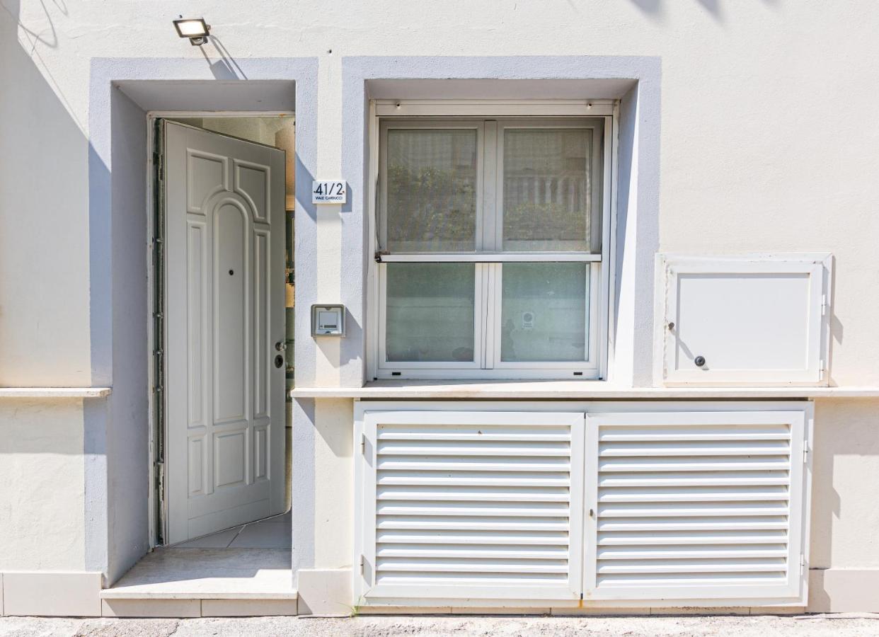 La casa sul lungomare di Viareggio - Litore Domus - B&B