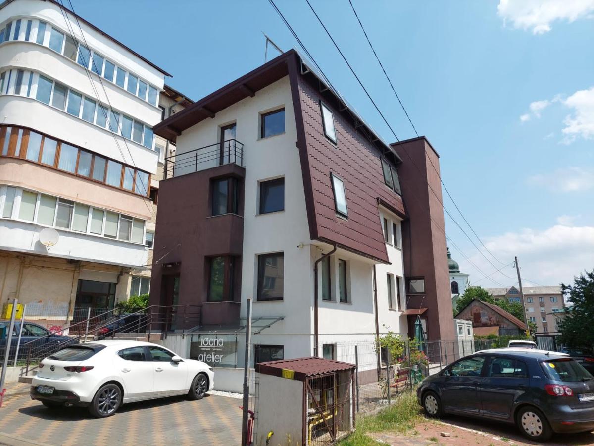 Lovely Apartment Ioana - B&B Târgu Neamţ